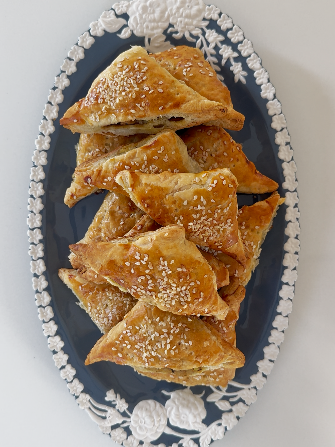 Easy Mushroom Borekas (Flaky Puff Pastry Hand Pies) - Olive Oil & Salt ...